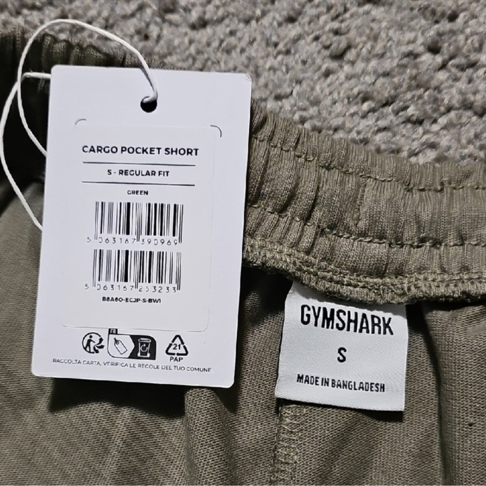Final price - Gymshark green relaxed fit Cargo Shorts for Women size small - Picture 3 of 10
